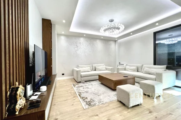 Shitet apartament 3+1+2 në një nga rezidencat më të reja në zonën e Lundrës, shumë pranë TEG