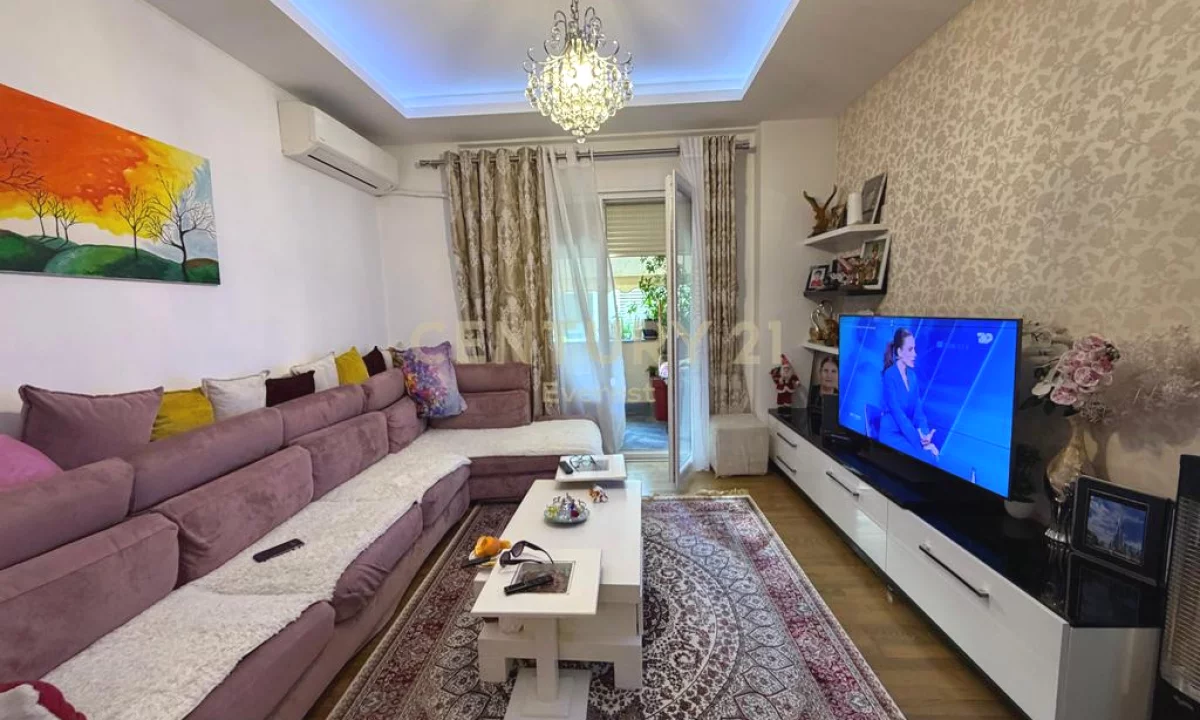 Shtepi ne shitje Apartament ne Tirane, 2+1, Mobilimi Bosh, pa mobiluar, Pagesa 220,000  Euro.