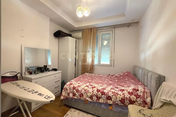 Shtepi ne shitje Apartament ne Tirane, 2+1, Mobilimi Bosh, pa mobiluar, Pagesa 220,000  Euro.