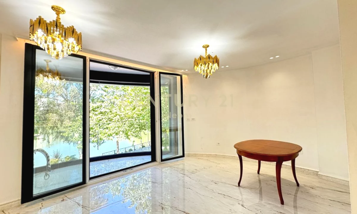 Shtepi me qera Apartament ne Tirane, 2+1, Mobilimi Bosh, pa mobiluar, Pagesa 1,600  Euro.