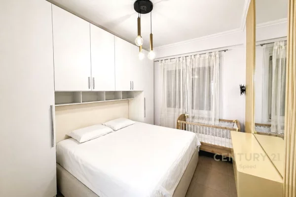 Shtepi ne shitje Apartament ne Tirane, 1+1, Mobilimi E mobiluar, Pagesa 120,000  Euro.