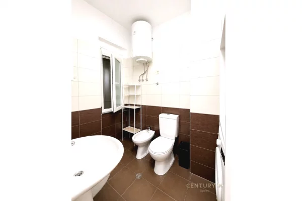 Shtepi ne shitje Apartament ne Tirane, 1+1, Mobilimi E mobiluar, Pagesa 120,000  Euro.
