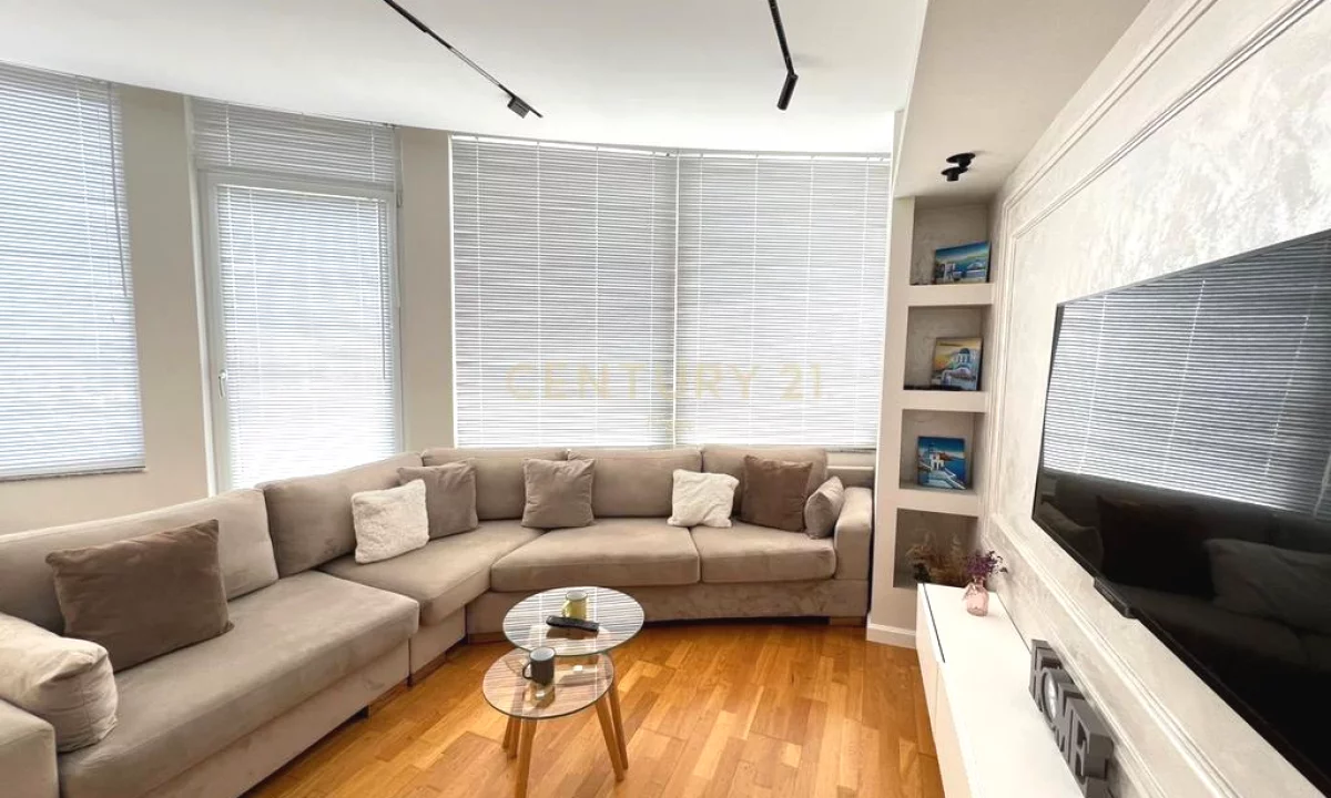 Shtepi ne shitje Apartament ne Tirane, 2+1, Mobilimi E mobiluar, Pagesa 210,000  Euro.