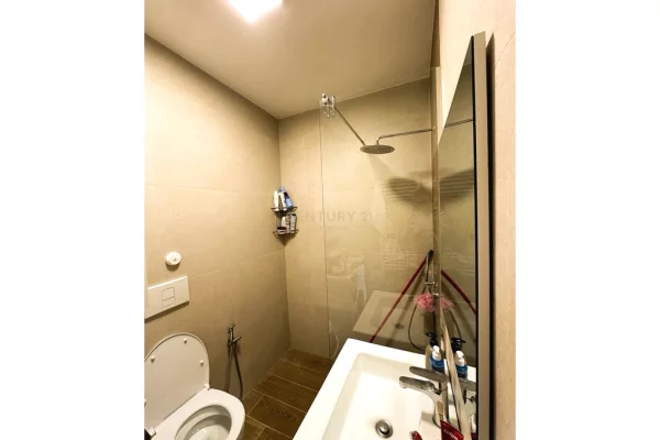 Shtepi ne shitje Apartament ne Tirane, 1+1, Mobilimi Bosh, pa mobiluar, Pagesa 150,000  Euro.