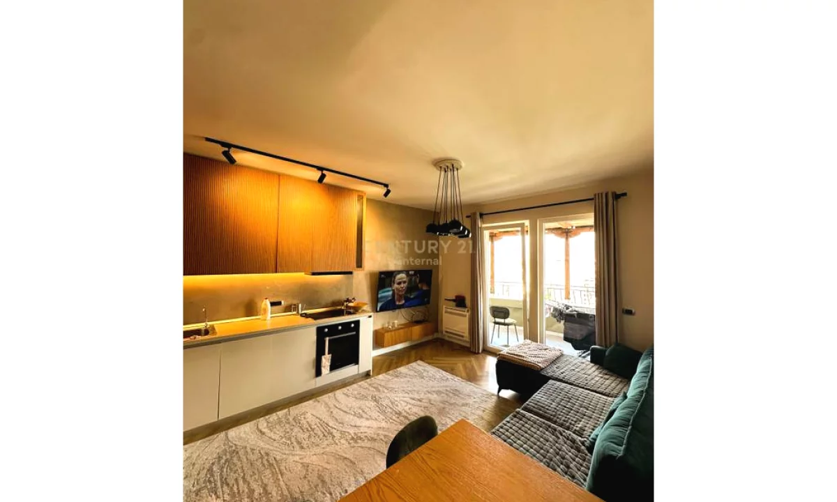 Shtepi ne shitje Apartament ne Tirane, 1+1, Mobilimi Bosh, pa mobiluar, Pagesa 150,000  Euro.