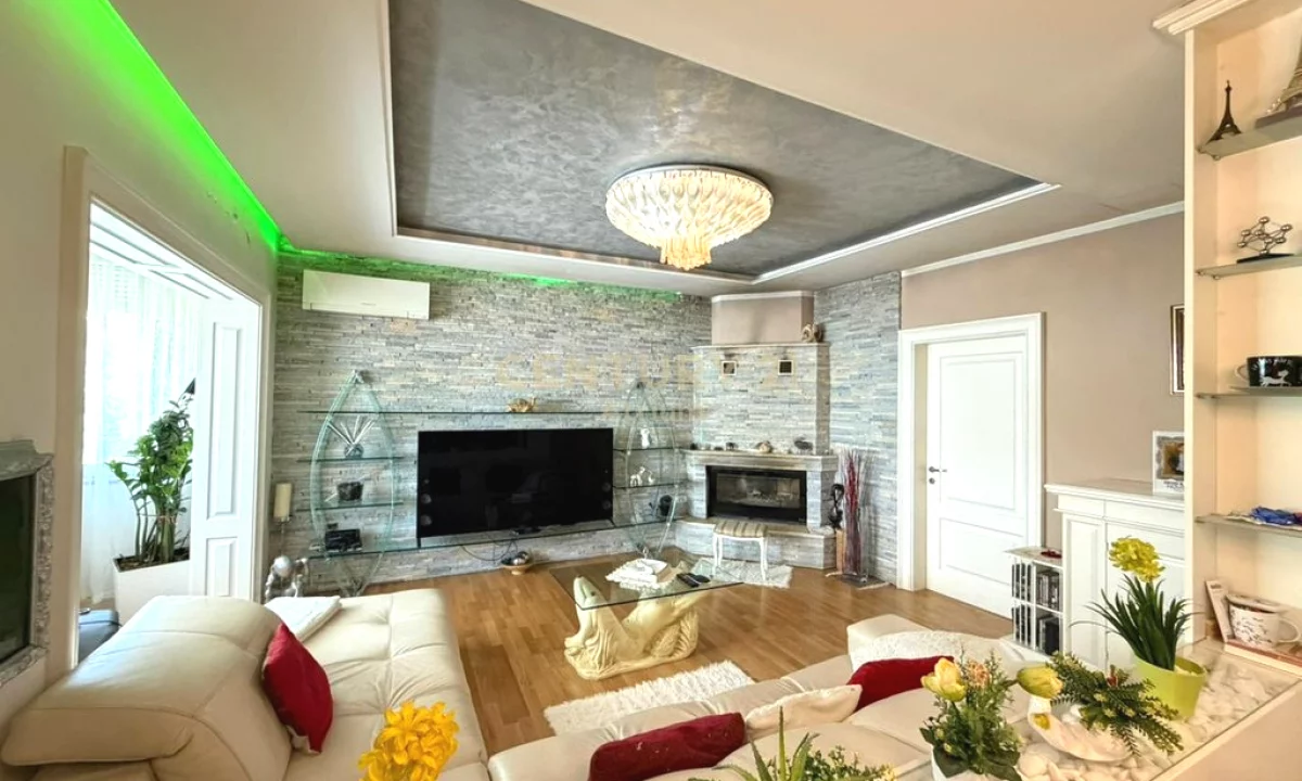 Shtepi ne shitje Apartament ne Tirane, 3+1, Mobilimi Pjeserisht e mobiluar, Pagesa 320,000  Euro.