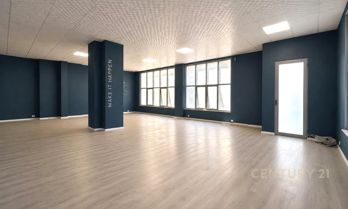 🔥 Ambient Komercial per Shitje ne Rrugen Bardhyl 🏢✨