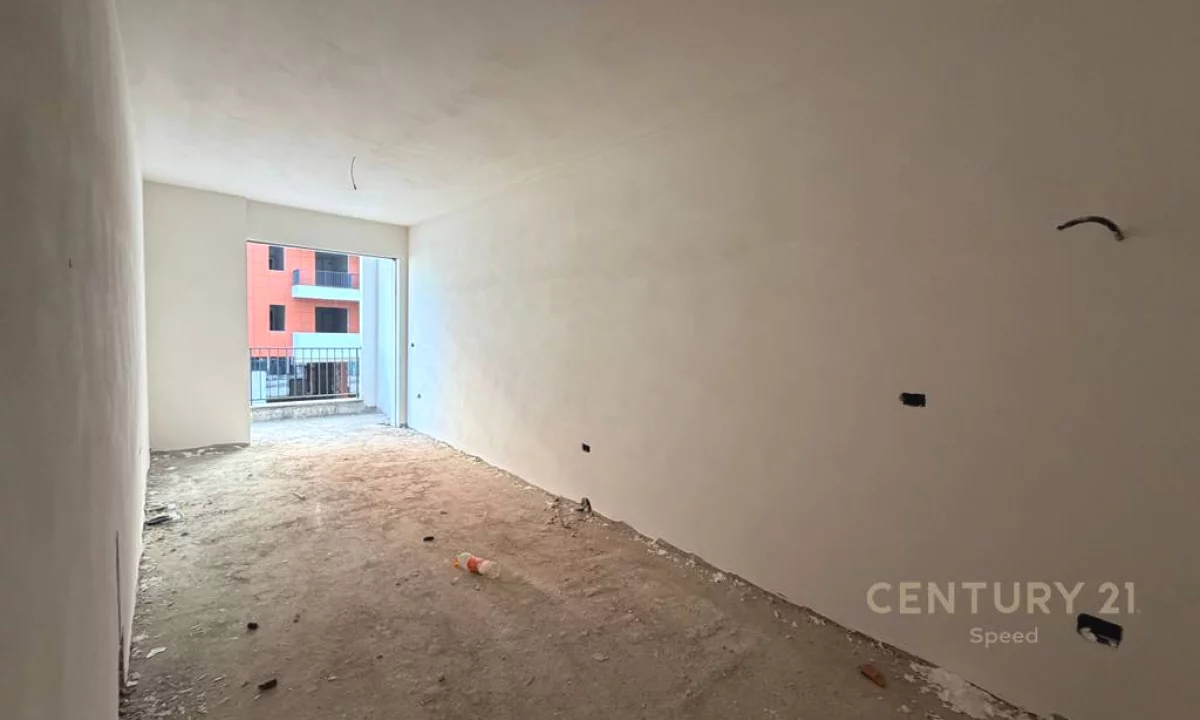 Shtepi ne shitje Apartament ne Tirane, 2+1, Mobilimi Pjeserisht e mobiluar, Pagesa 107,000  Euro.