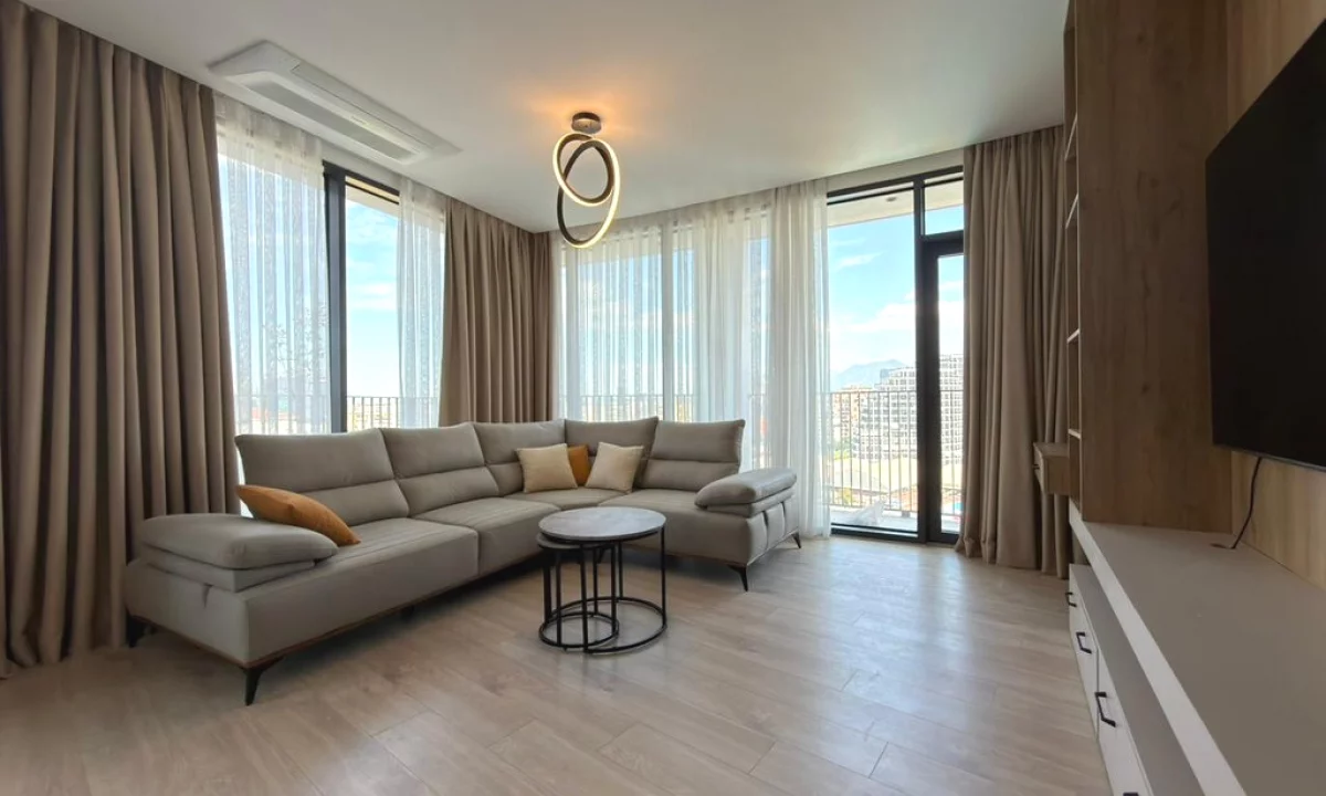 Shtepi ne shitje Apartament ne Tirane, 2+1, Mobilimi Pjeserisht e mobiluar, Pagesa 560,000  Euro.