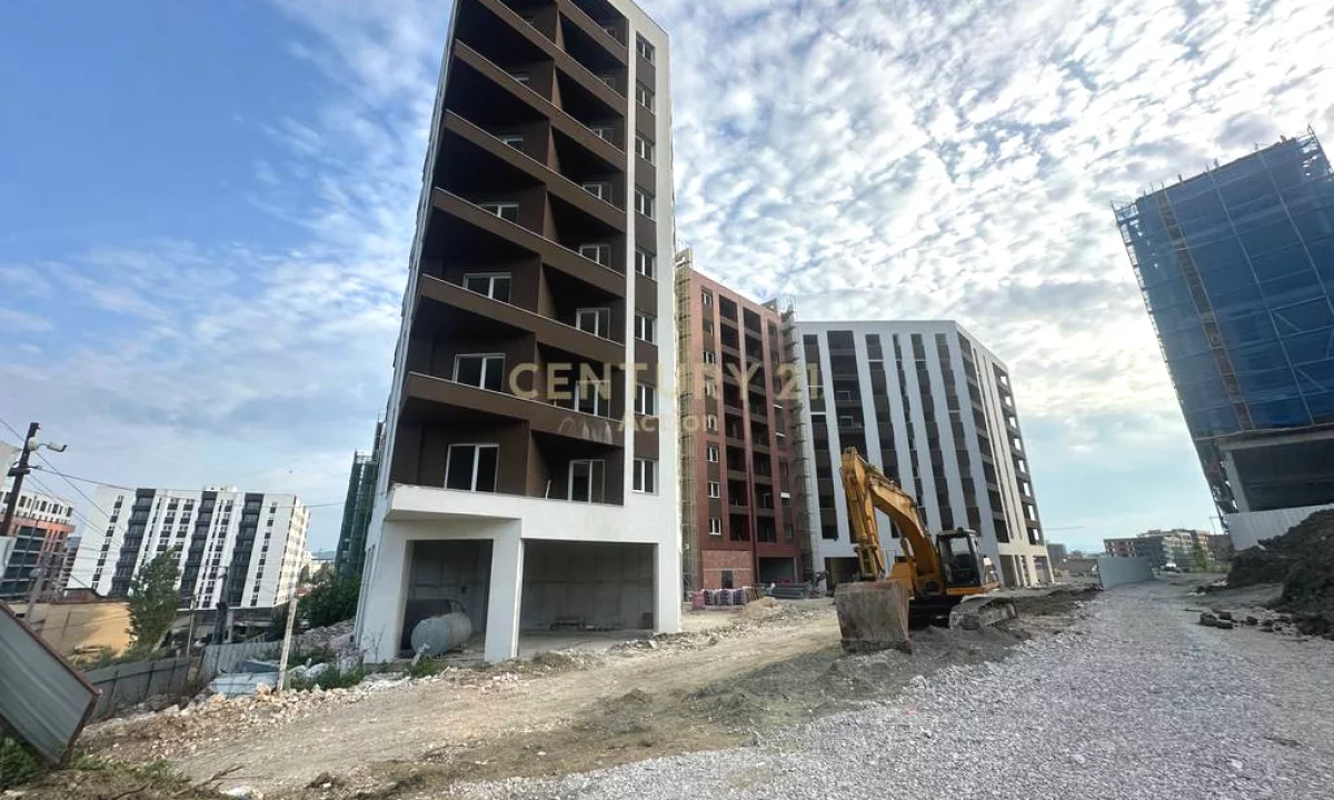 Shtepi ne shitje Apartament ne Tirane, 3+1, Mobilimi Bosh, pa mobiluar, Pagesa 140,000  Euro.