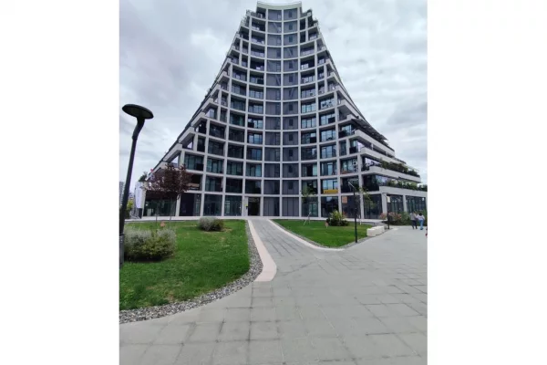 Apartament per qira me parkim tek Lake View