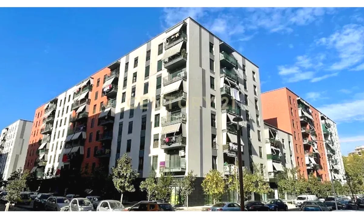 Shtepi me qera Apartament ne Tirane, 4+1, Mobilimi Bosh, pa mobiluar, Pagesa 800  Euro.