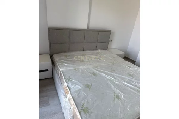 Shtepi me qera Apartament ne Tirane, 1+1, Mobilimi Pjeserisht e mobiluar, Pagesa 640  Euro.