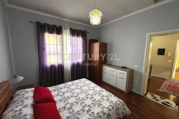 Shtepi ne shitje Apartament ne Tirane, 6+1, Mobilimi Pjeserisht e mobiluar, Pagesa 644,000  Euro.