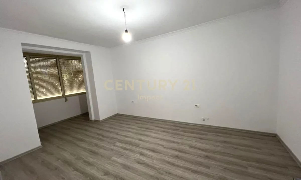 Shtepi me qera Apartament ne Tirane, 2+1, Mobilimi Bosh, pa mobiluar, Pagesa 700  Euro.
