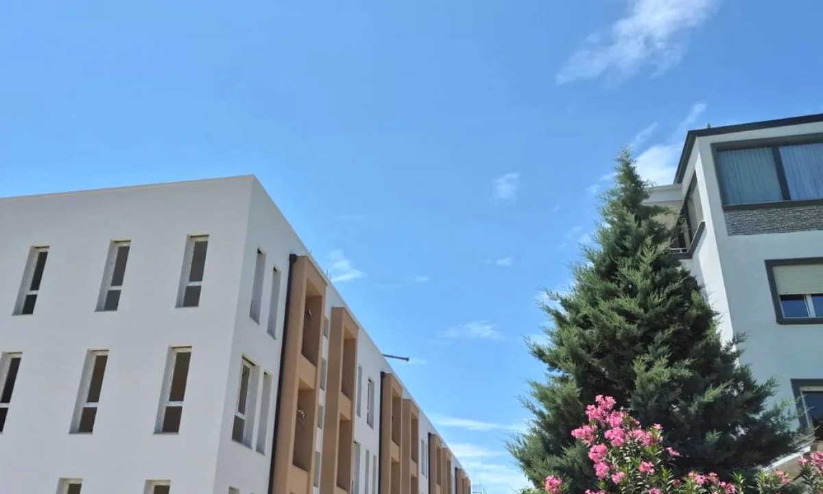 Shtepi ne shitje Apartament ne Durres, 1+1, Mobilimi Bosh, pa mobiluar, Pagesa 149,500  Euro.