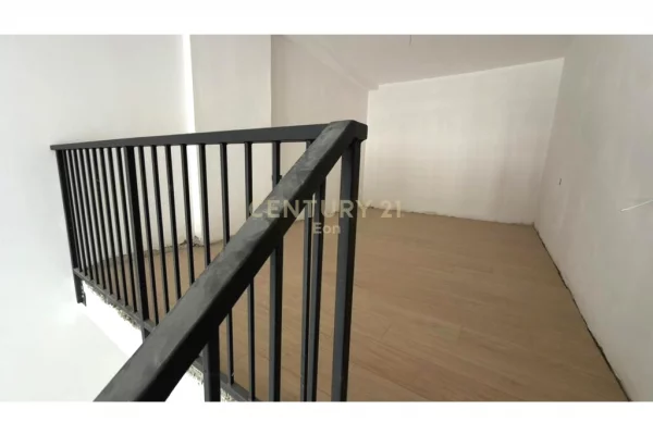 Shtepi ne shitje Apartament ne Durres, 1+1, Mobilimi Bosh, pa mobiluar, Pagesa 80,000  Euro.