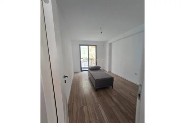 Shtepi ne shitje Apartament ne Sarande, 1+1, Mobilimi Pjeserisht e mobiluar, Pagesa 209,225  Euro.