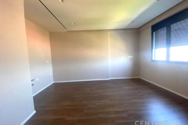 Shtepi ne shitje Apartament ne Tirane, 1+1, Mobilimi Bosh, pa mobiluar, Pagesa 118,000  Euro.