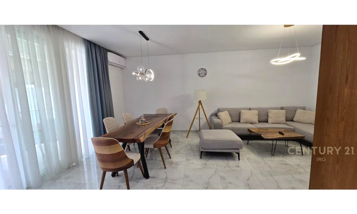 Shtepi ne shitje Apartament ne Durres, 2+1, Mobilimi Pjeserisht e mobiluar, Pagesa 295,000  Euro.