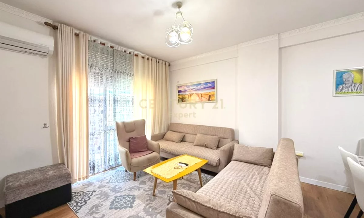 Shtepi ne shitje Apartament ne Tirane, 1+1, Mobilimi Pjeserisht e mobiluar, Pagesa 120,000  Euro.