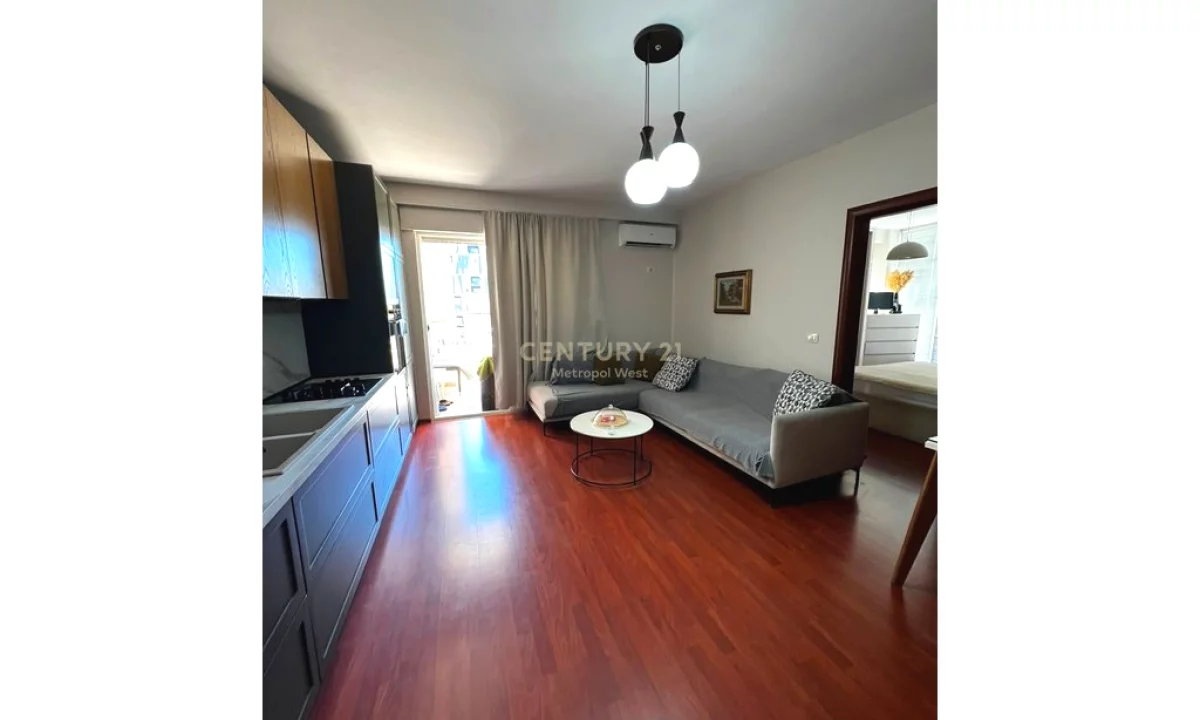 Shtepi me qera Apartament ne Tirane, 1+1, Mobilimi Pjeserisht e mobiluar, Pagesa 600  Euro.