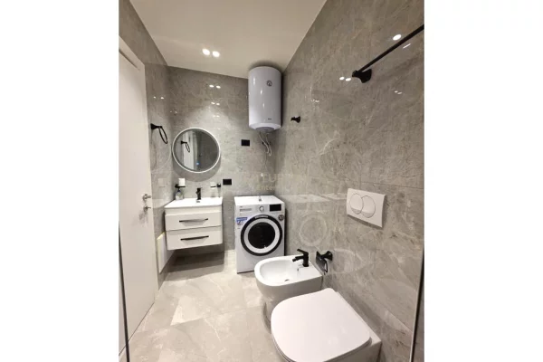 Shtepi ne shitje Apartament ne Tirane, 2+1, Mobilimi Bosh, pa mobiluar, Pagesa 245,000  Euro.