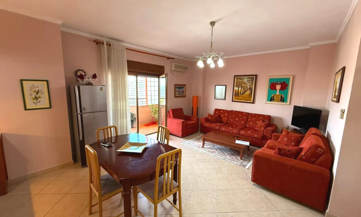 Shtepi me qera Apartament ne Tirane, 1+1, Mobilimi Bosh, pa mobiluar, Pagesa 800  Euro.