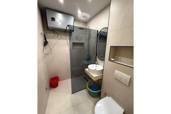 Shtepi me qera Apartament ne Tirane, 1+1, Mobilimi Bosh, pa mobiluar, Pagesa 800  Euro.