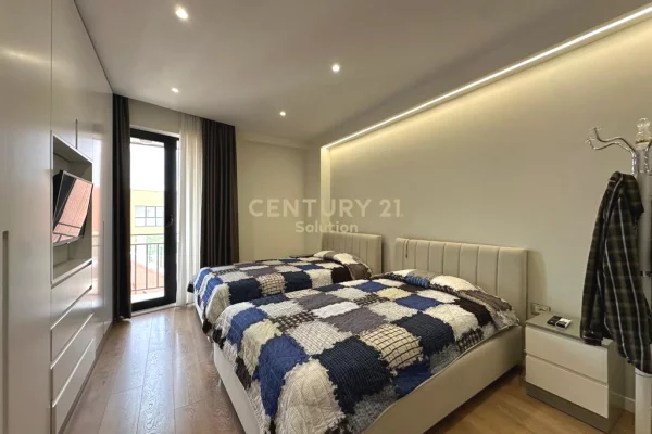 Shtepi ne shitje Apartament ne Tirane, 2+1, Mobilimi E mobiluar, Pagesa 195,000  Euro.