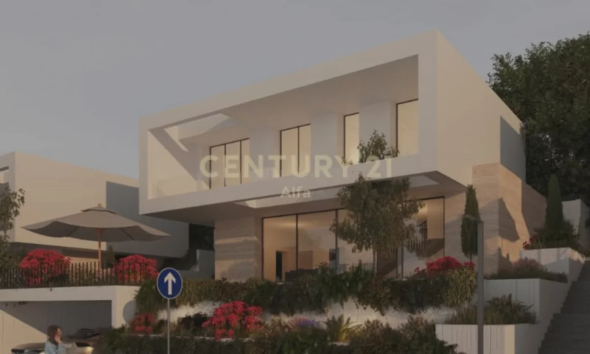 Luxury villas for sale in Tirana 3+1, Emty