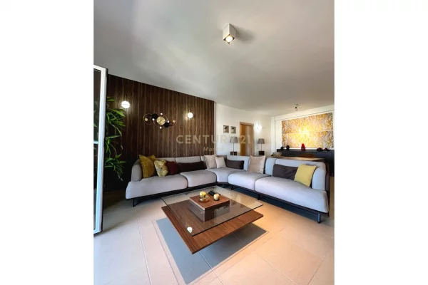 APARTAMENT MODERN PER SHITJE ,PRANE LUNGOMARES.