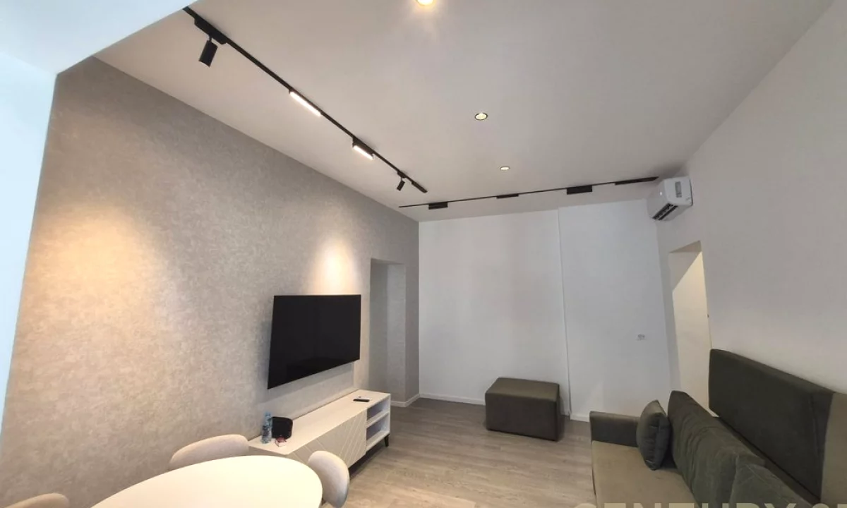 Shtepi ne shitje Apartament ne Tirane, 2+1, Mobilimi Pjeserisht e mobiluar, Pagesa 210,000  Euro.