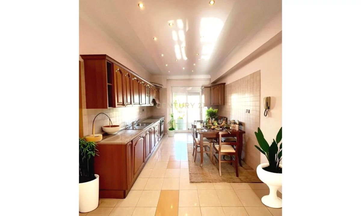 Shtepi me qera Apartament ne Tirane, 2+1, Mobilimi E mobiluar, Pagesa 1,200  Euro.
