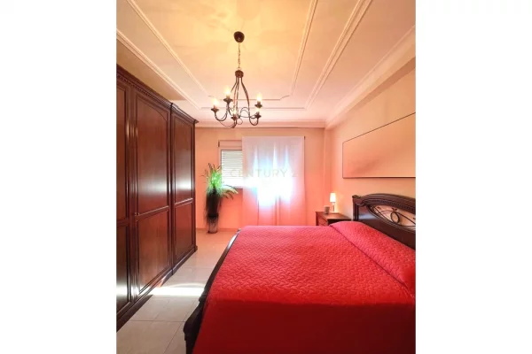 Shtepi me qera Apartament ne Tirane, 2+1, Mobilimi E mobiluar, Pagesa 1,200  Euro.