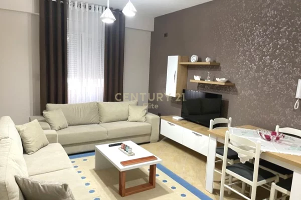 Shtepi ne shitje Apartament ne Vlore, 1+1, Mobilimi Pjeserisht e mobiluar, Pagesa 197,000  Euro.