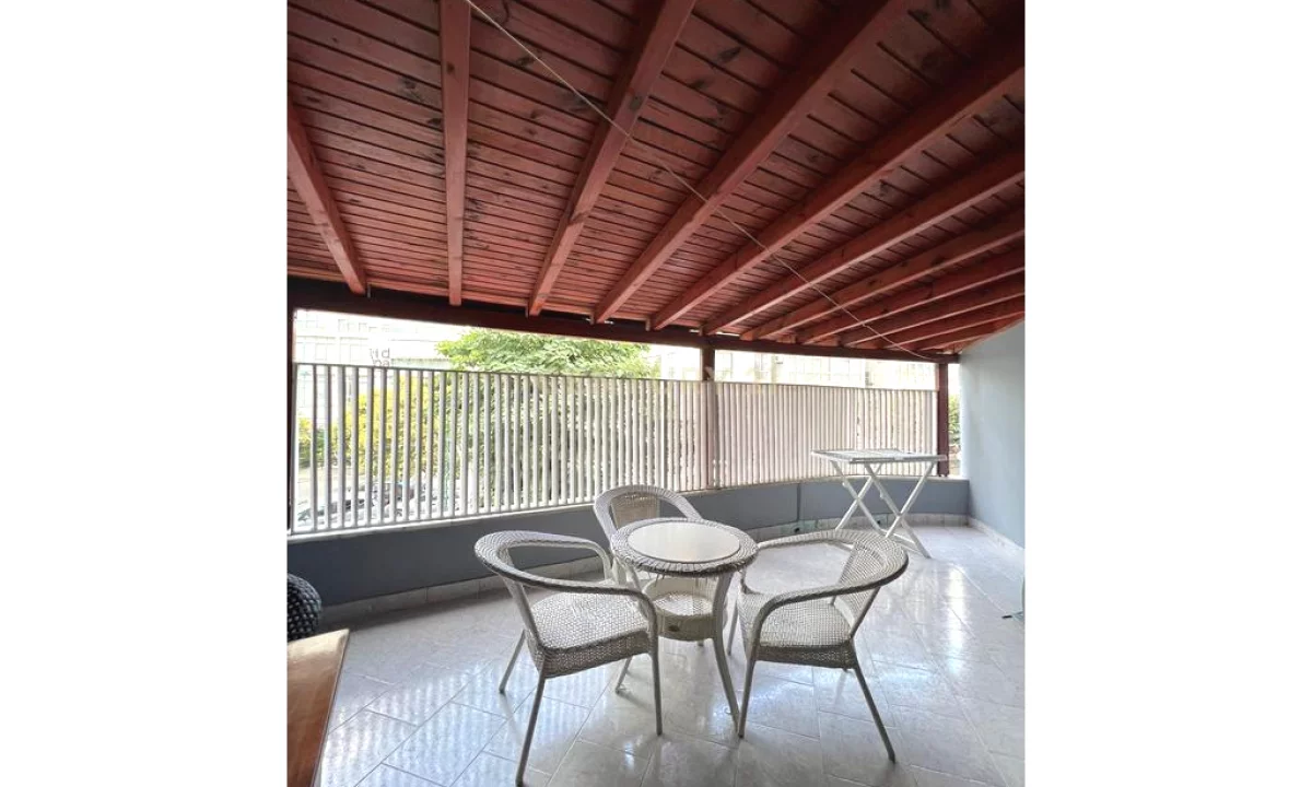 Shtepi ne shitje Apartament ne Tirane, 2+1, Mobilimi Pjeserisht e mobiluar, Pagesa 212,000  Euro.