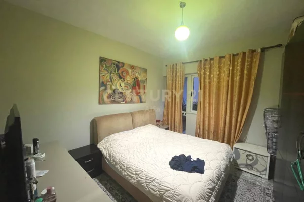 Shtepi ne shitje Apartament ne Tirane, 2+1, Mobilimi Pjeserisht e mobiluar, Pagesa 212,000  Euro.