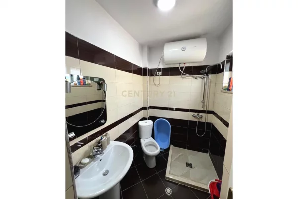 Shtepi ne shitje Apartament ne Tirane, 1+1, Mobilimi Bosh, pa mobiluar, Pagesa 103,000  Euro.