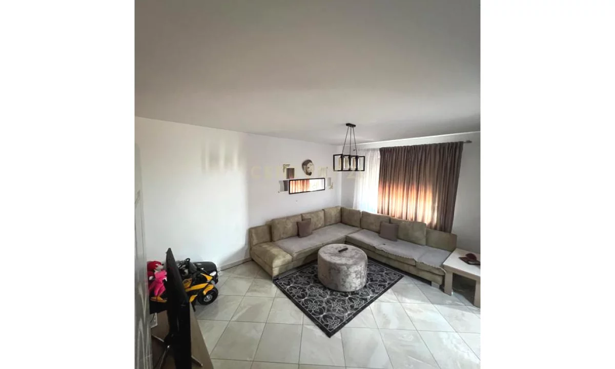 Shtepi ne shitje Apartament ne Tirane, 1+1, Mobilimi Bosh, pa mobiluar, Pagesa 103,000  Euro.