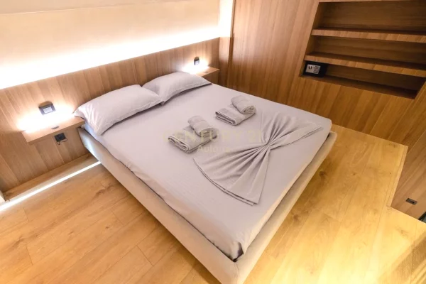 Shtepi ne shitje Apartament ne Vlore, 1+1, Mobilimi Pjeserisht e mobiluar, Pagesa 100,000  Euro.