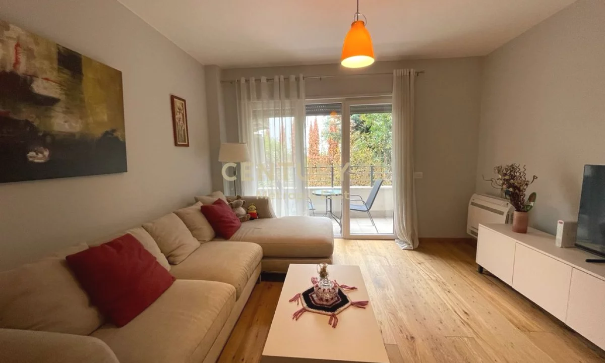Shtepi me qera Apartament ne Tirane, 1+1, Mobilimi Pjeserisht e mobiluar, Pagesa 800  Euro.