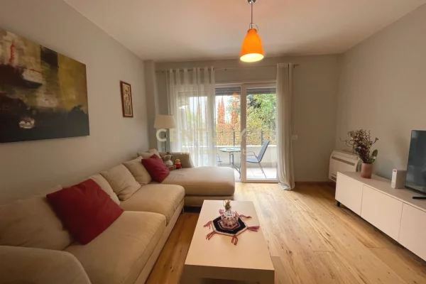 Shtepi me qera 1+1 ne Tirane - 800 Euro