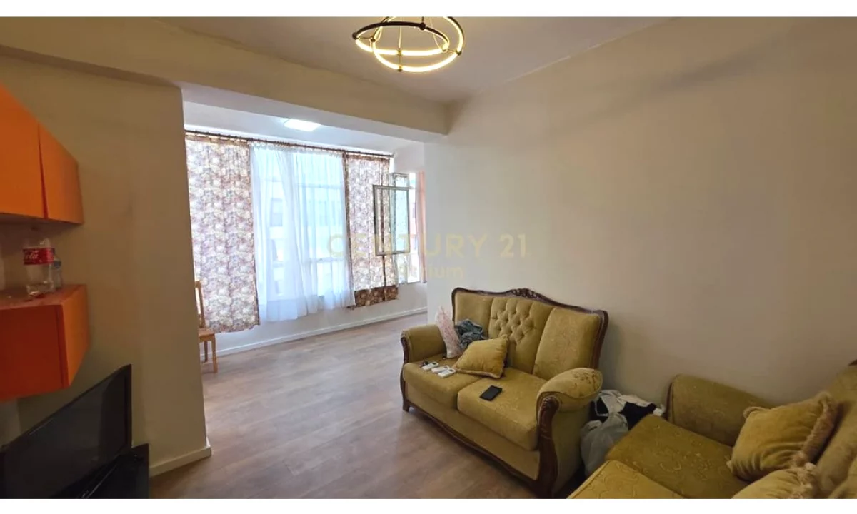 Shtepi ne shitje Apartament ne Tirane, 2+1, Mobilimi Pjeserisht e mobiluar, Pagesa 125,000  Euro.