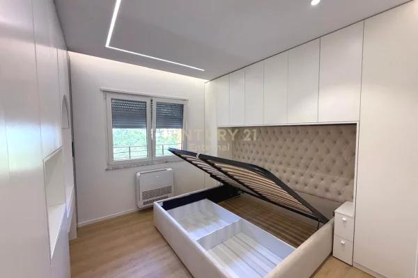 Shtepi ne shitje Apartament ne Tirane, 2+1, Mobilimi E mobiluar, Pagesa 290,000  Euro.