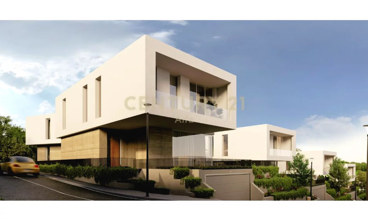 Shtepi ne shitje Vila Luksoze ne Tirane, 4+1, Mobilimi Bosh, pa mobiluar, Pagesa 1,050,000  Euro.