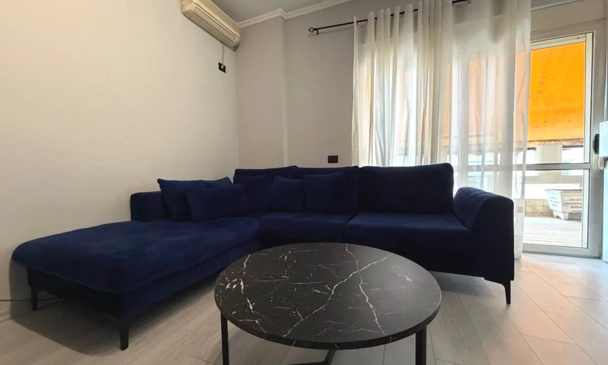 Shtepi ne shitje Apartament ne Tirane, 1+1, Mobilimi E mobiluar, Pagesa 1,800,000  Euro.