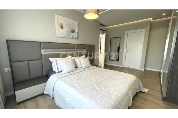 Shtepi ne shitje Apartament ne Tirane, 3+1, Mobilimi Pjeserisht e mobiluar, Pagesa 620,000  Euro.