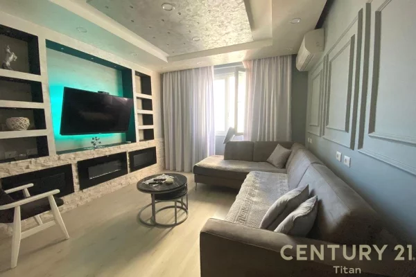 Apartament 2+1+2 per shitje prane Vila Gold
