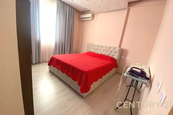 Shtepi ne shitje Apartament ne Tirane, 2+1, Mobilimi E mobiluar, Pagesa 250,000  Euro.
